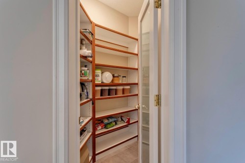 957 Hollingsworth Bend, Edmonton, AB - Indoor