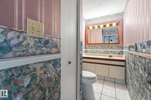 1126 105 Street, Edmonton, AB - Indoor Photo Showing Bathroom
