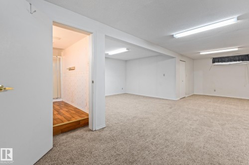 1126 105 Street, Edmonton, AB - Indoor