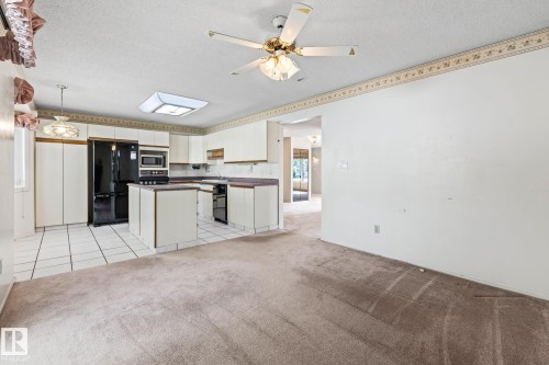 1126 105 Street, Edmonton, AB - Indoor Photo Showing Kitchen