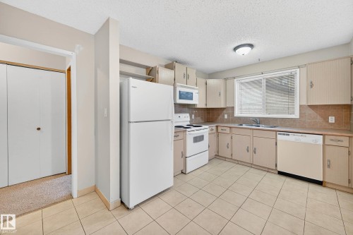 12414 112 Avenue, Edmonton, AB - Indoor Photo Showing Kitchen With Double Sink