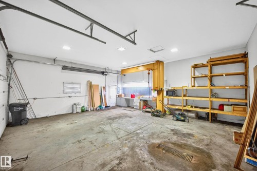 12414 112 Avenue, Edmonton, AB - Indoor Photo Showing Garage