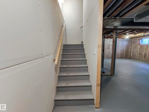 8008 18 Avenue, Edmonton, AB - Indoor Photo Showing Other Room