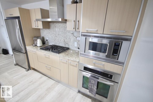 105 2612 109 Street, Edmonton, AB - Indoor Photo Showing Kitchen With Stainless Steel Kitchen With Upgraded Kitchen
