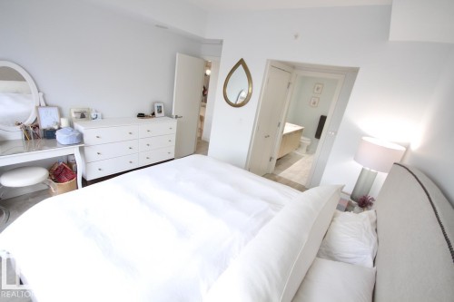 105 2612 109 Street, Edmonton, AB - Indoor Photo Showing Bedroom