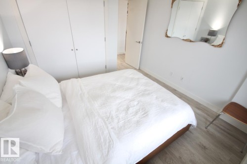 105 2612 109 Street, Edmonton, AB - Indoor Photo Showing Bedroom