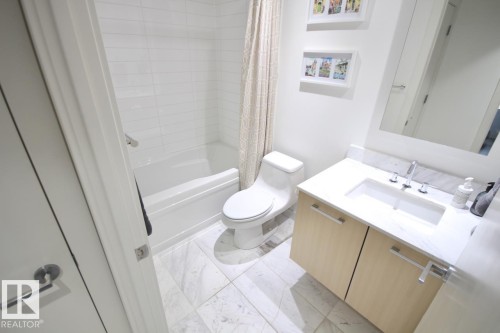 105 2612 109 Street, Edmonton, AB - Indoor Photo Showing Bathroom