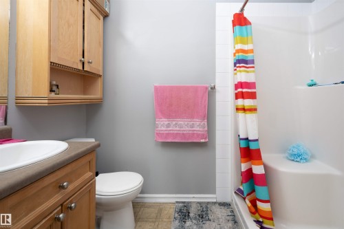 #117 226 Macewan Road Sw, Edmonton, AB - Indoor Photo Showing Bathroom