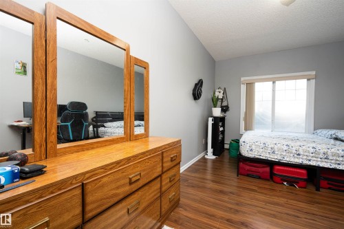 #117 226 Macewan Road Sw, Edmonton, AB - Indoor Photo Showing Bedroom