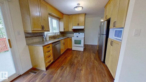 3432 81 Street, Edmonton, AB - Indoor Photo Showing Kitchen
