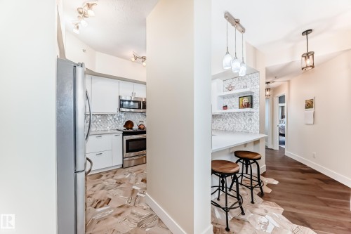 707 10108 125 Street, Edmonton, AB - Indoor