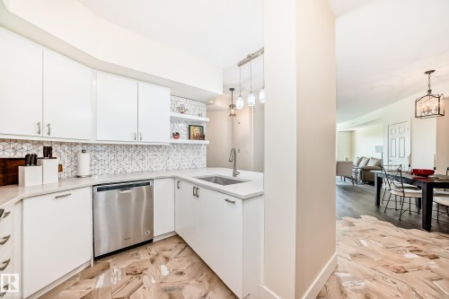 707 10108 125 Street, Edmonton, AB - Indoor Photo Showing Kitchen