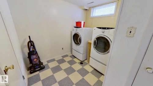 899 Alder Avenue, Sherwood Park, AB - Indoor Photo Showing Laundry Room