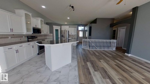 29 Rue Bouchard, Beaumont, AB - Indoor Photo Showing Kitchen