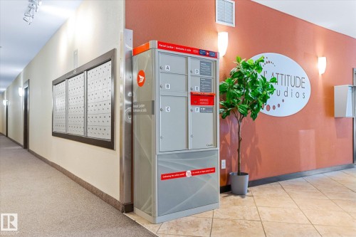 405 304 Ambleside Link, Edmonton, AB - Indoor Photo Showing Other Room