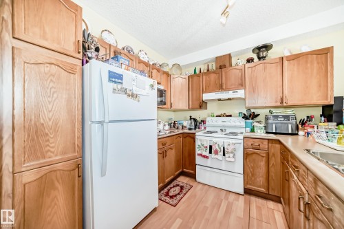 410 9120 156 Street, Edmonton, AB - Indoor Photo Showing Kitchen