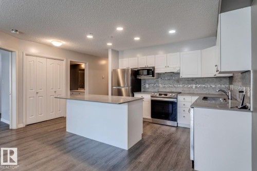 300 10311 111 Street, Edmonton, AB - Indoor Photo Showing Kitchen With Upgraded Kitchen