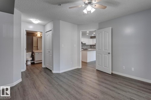 300 10311 111 Street, Edmonton, AB - Indoor Photo Showing Kitchen With Upgraded Kitchen