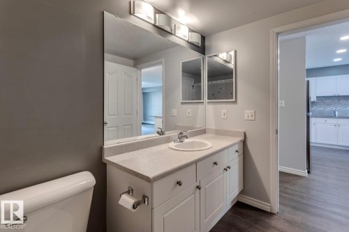 300 10311 111 Street, Edmonton, AB - Indoor