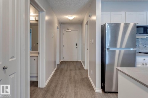 300 10311 111 Street, Edmonton, AB - Indoor Photo Showing Bathroom