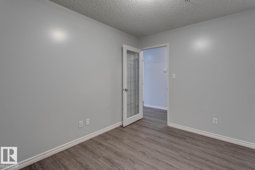 300 10311 111 Street, Edmonton, AB - Indoor