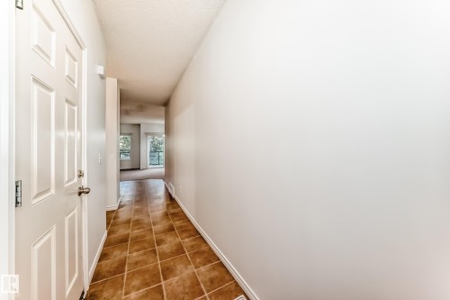 102 3010 33 Avenue Nw, Edmonton, AB - Indoor Photo Showing Other Room