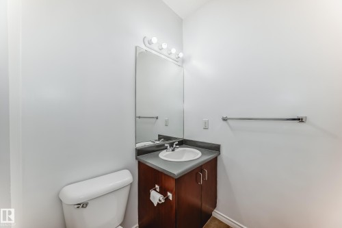 102 3010 33 Avenue Nw, Edmonton, AB - Indoor Photo Showing Bathroom