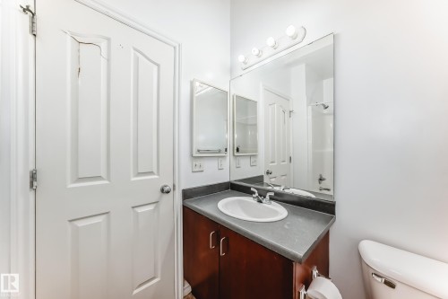 102 3010 33 Avenue Nw, Edmonton, AB - Indoor Photo Showing Bathroom