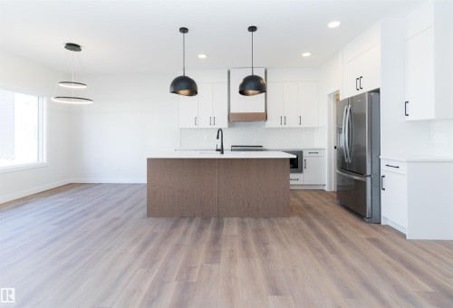3036 Dixon Landing, Edmonton, AB - Indoor Photo Showing Kitchen With Upgraded Kitchen