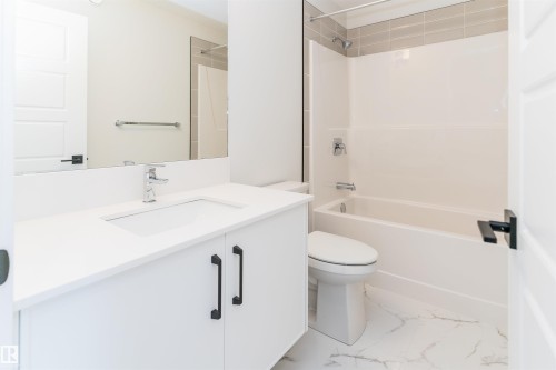 3036 Dixon Landing, Edmonton, AB - Indoor Photo Showing Bathroom