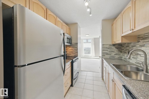 1201 9835 113 Street, Edmonton, AB - Indoor Photo Showing Kitchen With Double Sink With Upgraded Kitchen