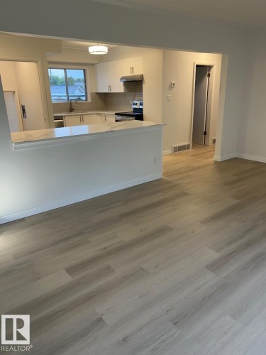 14 O'Brien Drive, Fort Saskatchewan, AB - Indoor Photo Showing Kitchen