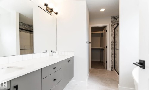 3026 Dixon Landing, Edmonton, AB - Indoor Photo Showing Bathroom