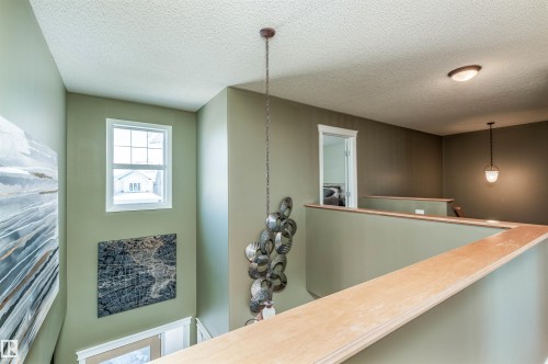 446 Sparling Court, Edmonton, AB - Indoor Photo Showing Bathroom