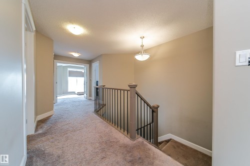 3203 Winspear Crescent, Edmonton, AB - Indoor Photo Showing Other Room