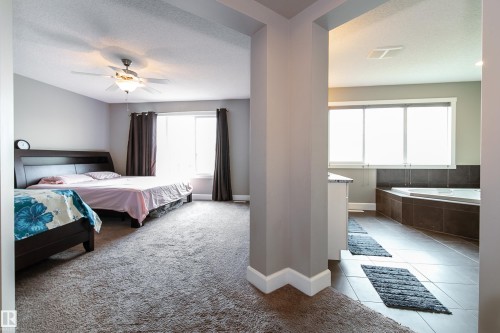 3203 Winspear Crescent, Edmonton, AB - Indoor Photo Showing Bedroom