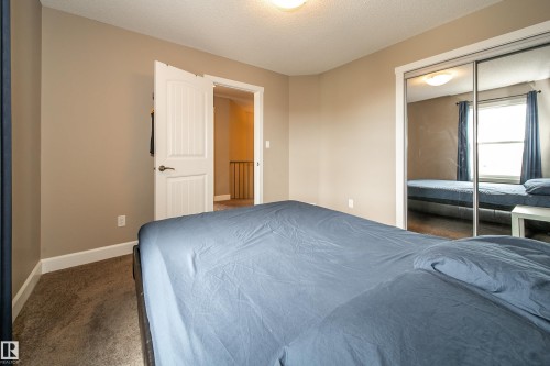 3203 Winspear Crescent, Edmonton, AB - Indoor Photo Showing Bedroom