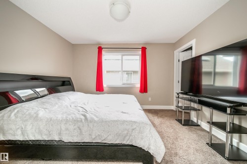3203 Winspear Crescent, Edmonton, AB - Indoor Photo Showing Bedroom