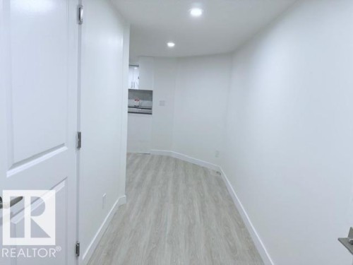 3203 Winspear Crescent, Edmonton, AB - Indoor Photo Showing Other Room