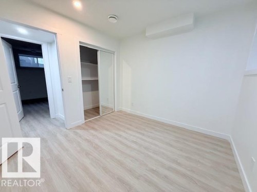 3203 Winspear Crescent, Edmonton, AB - Indoor Photo Showing Other Room