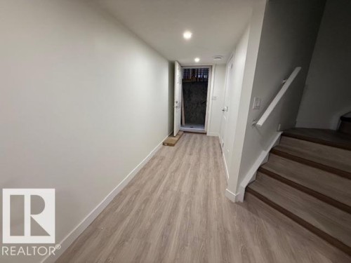 3203 Winspear Crescent, Edmonton, AB - Indoor Photo Showing Other Room