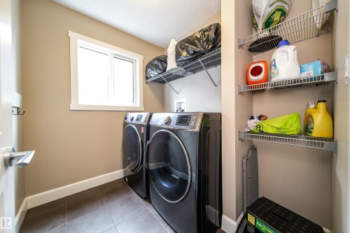3203 Winspear Crescent, Edmonton, AB - Indoor Photo Showing Laundry Room