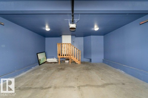 6116 10 Avenue, Edmonton, AB - Indoor Photo Showing Garage