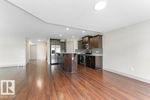 6116 10 Avenue, Edmonton, AB - Indoor Photo Showing Kitchen