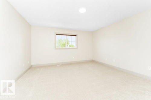 6116 10 Avenue, Edmonton, AB - Indoor Photo Showing Other Room