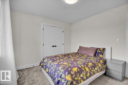 9327 181 Avenue, Edmonton, AB - Indoor Photo Showing Bedroom