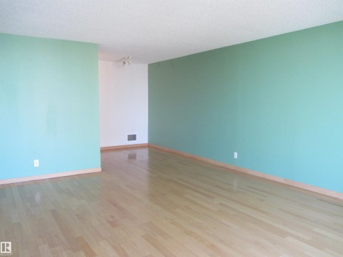 1007 11307 99 Avenue, Edmonton, AB - Indoor Photo Showing Other Room