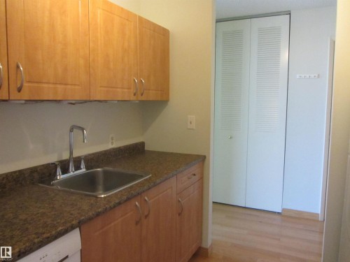 1007 11307 99 Avenue, Edmonton, AB - Indoor Photo Showing Kitchen