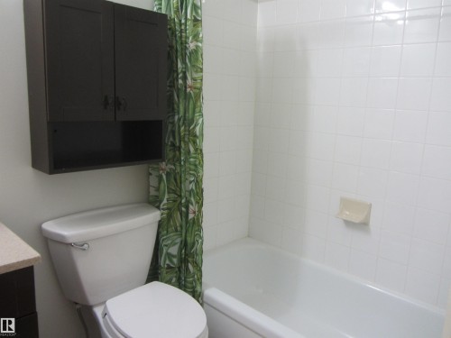1007 11307 99 Avenue, Edmonton, AB - Indoor Photo Showing Bathroom