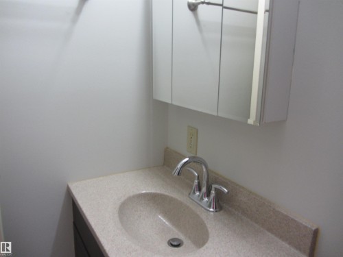1007 11307 99 Avenue, Edmonton, AB - Indoor Photo Showing Bathroom